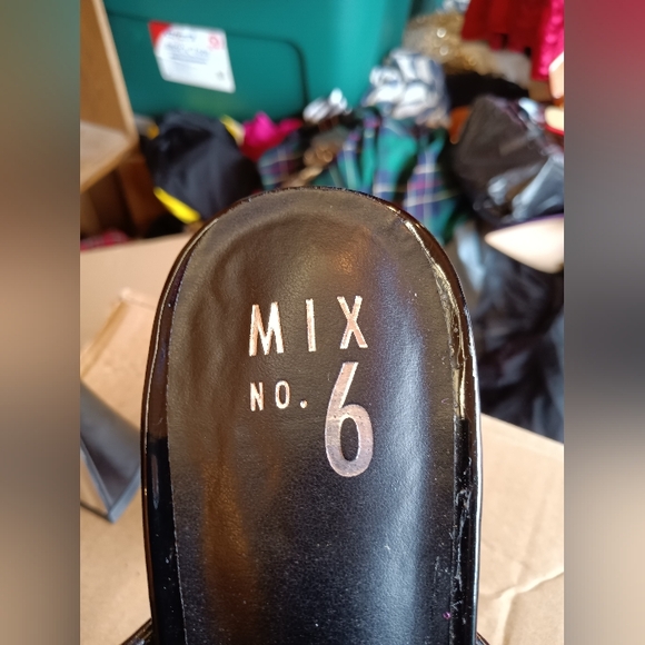 Black Patent platform heels - Picture 3 of 10